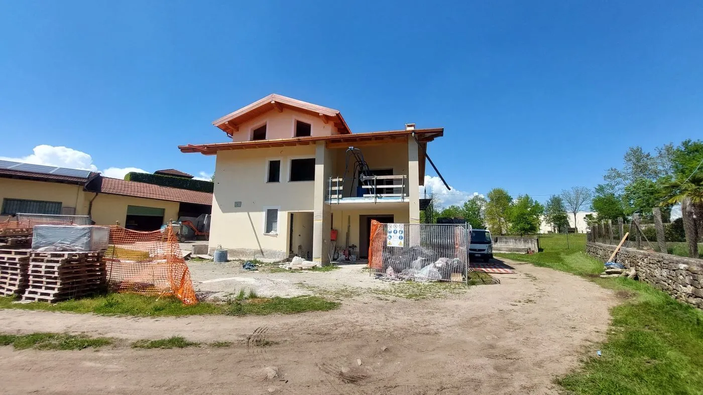 Casa a due piani durante i lavori